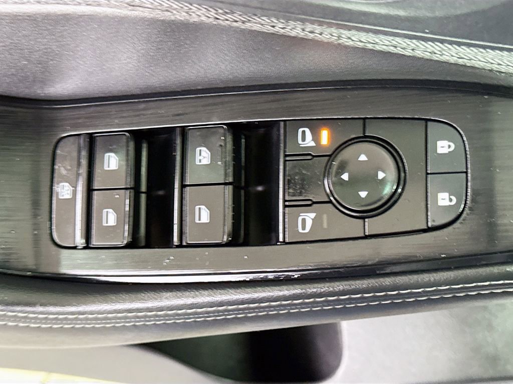 Used 2022 Nissan Rogue SV image 23