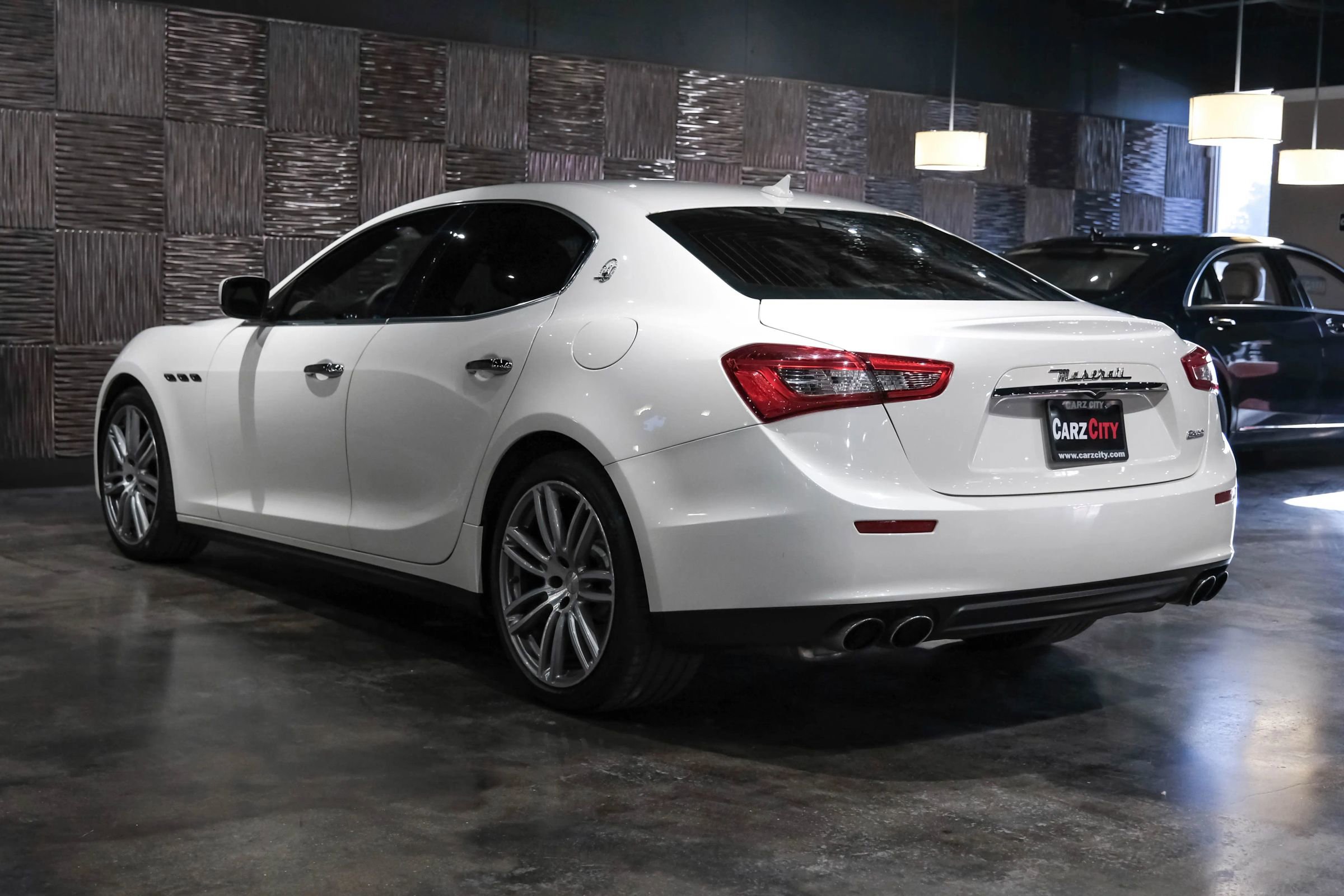Used 2016 Maserati Ghibli S image 10