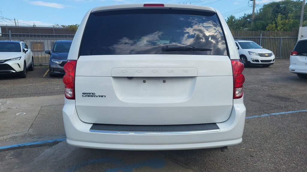 Used 2019 Dodge Grand Caravan SE FWD image 9