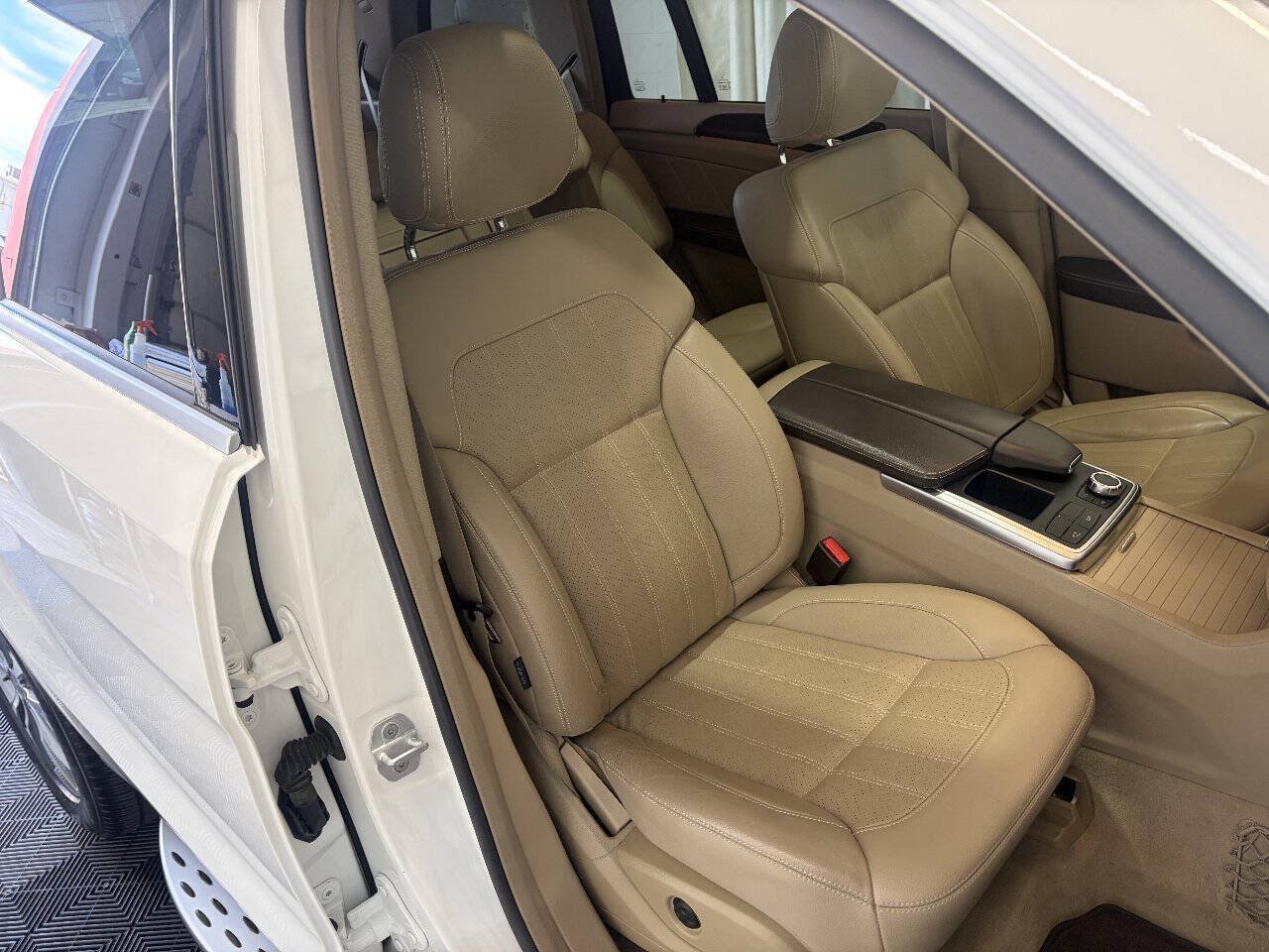 Used 2016 Mercedes-Benz GL 450 4MATIC image 25