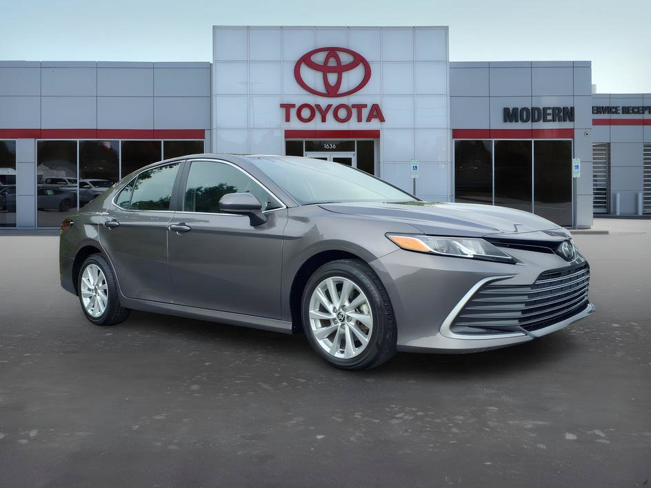 Used 2023 Toyota Camry LE FWD image 9