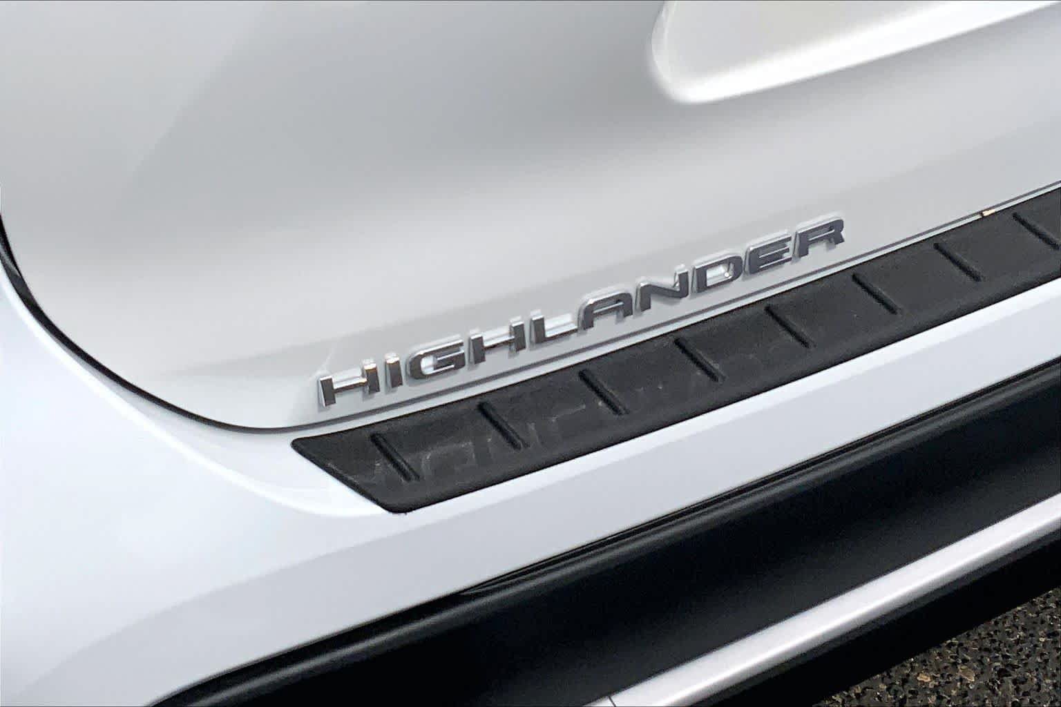 Used 2023 Toyota Highlander XSE FWD image 10