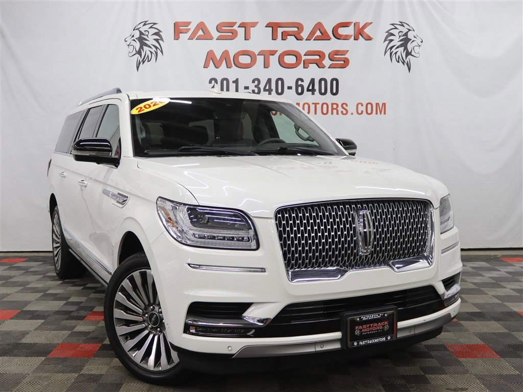Used 2020 Lincoln Navigator L Reserve w/ Luxury Package image 3