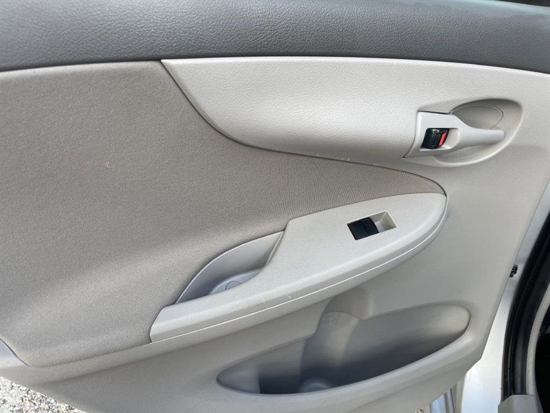 Used 2009 Toyota Corolla LE FWD image 13