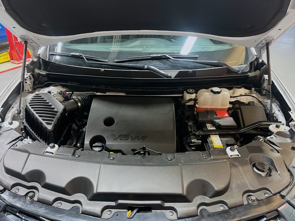 Used 2023 Chevrolet Traverse RS AWD/4WD image 33