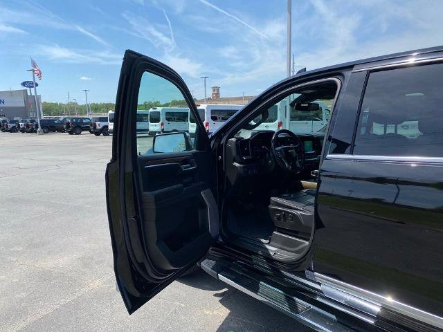 Used 2022 Chevrolet Silverado 1500 High Country w/ High Country Premium Package AWD/4WD image 10