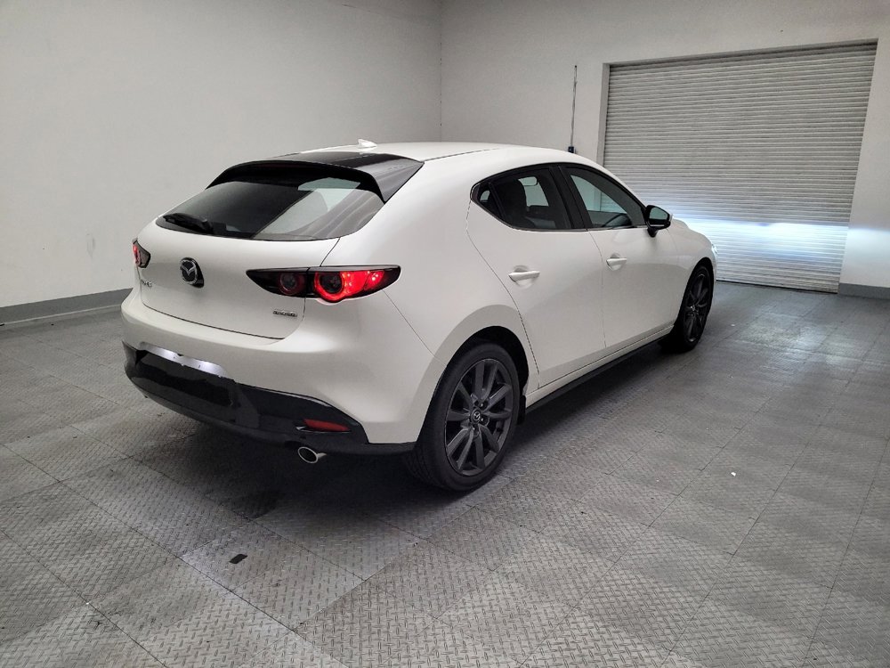 Used 2020 MAZDA MAZDA3 Hatchback w/ Preferred Package FWD image 9