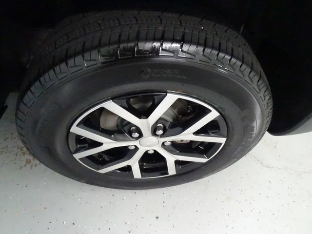 Certified 2025 Jeep Grand Cherokee Limited w/ Luxury Tech Group II AWD/4WD image 30