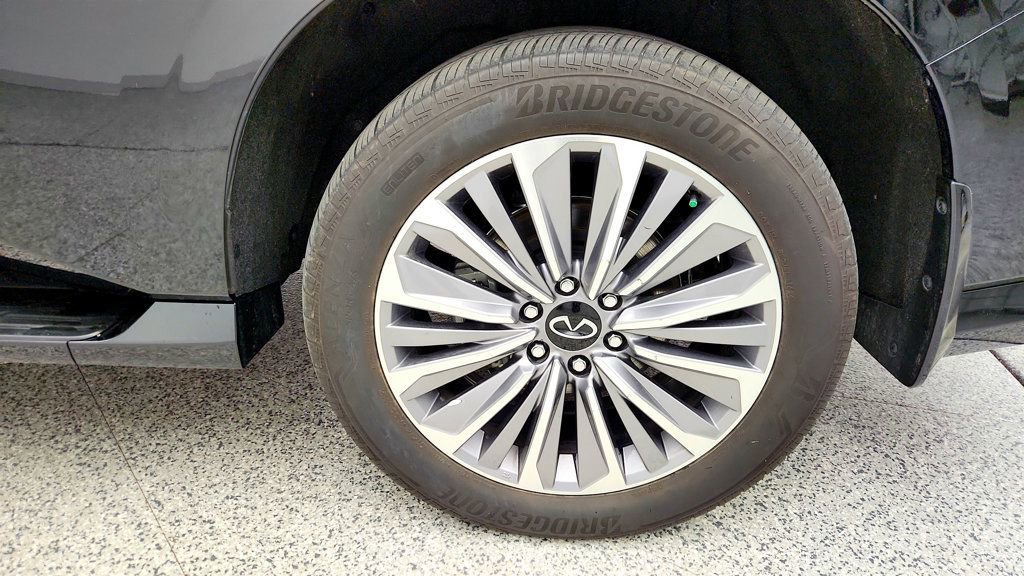 Used 2025 INFINITI QX80 Sensory w/ Exterior Package image 9
