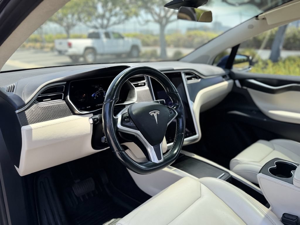 Used 2017 Tesla Model X 75D AWD/4WD image 10