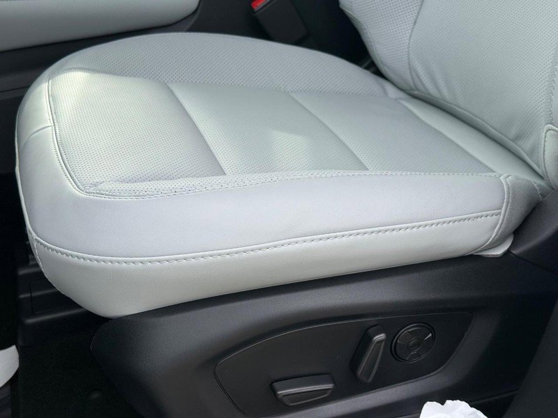New 2026 Ford Explorer Platinum w/ LUX Leather Package image 23