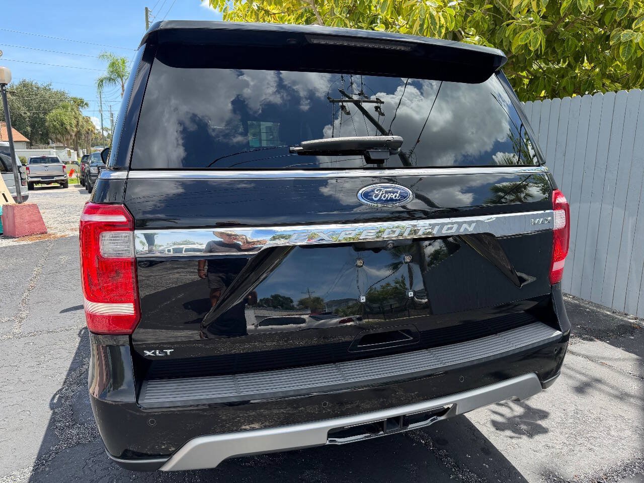 Used 2019 Ford Expedition Max XLT w/ Equipment Group 202A RWD image 19