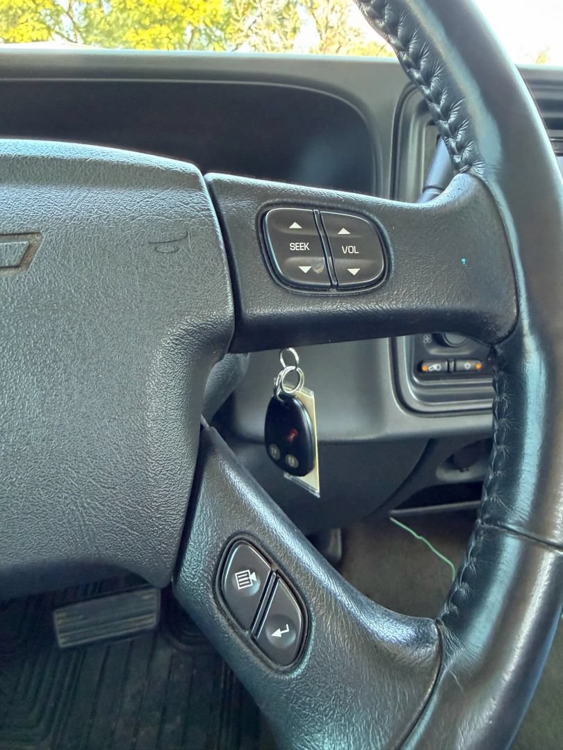 Used 2004 Chevrolet Silverado 3500 4x4 Crew Cab w/ Heavy-Duty Power Package image 14