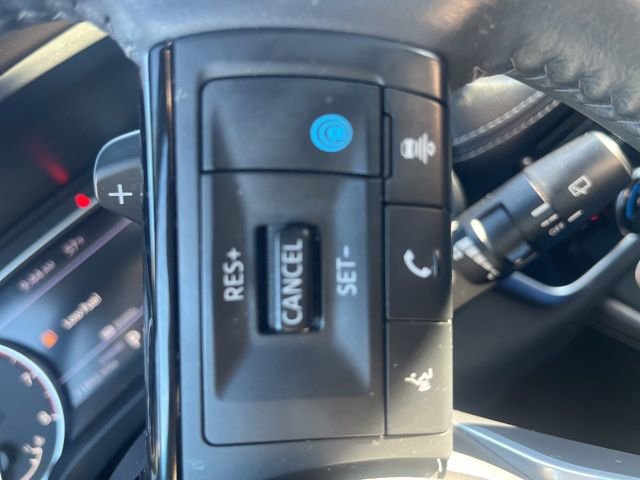 Used 2023 Nissan Rogue SL image 18