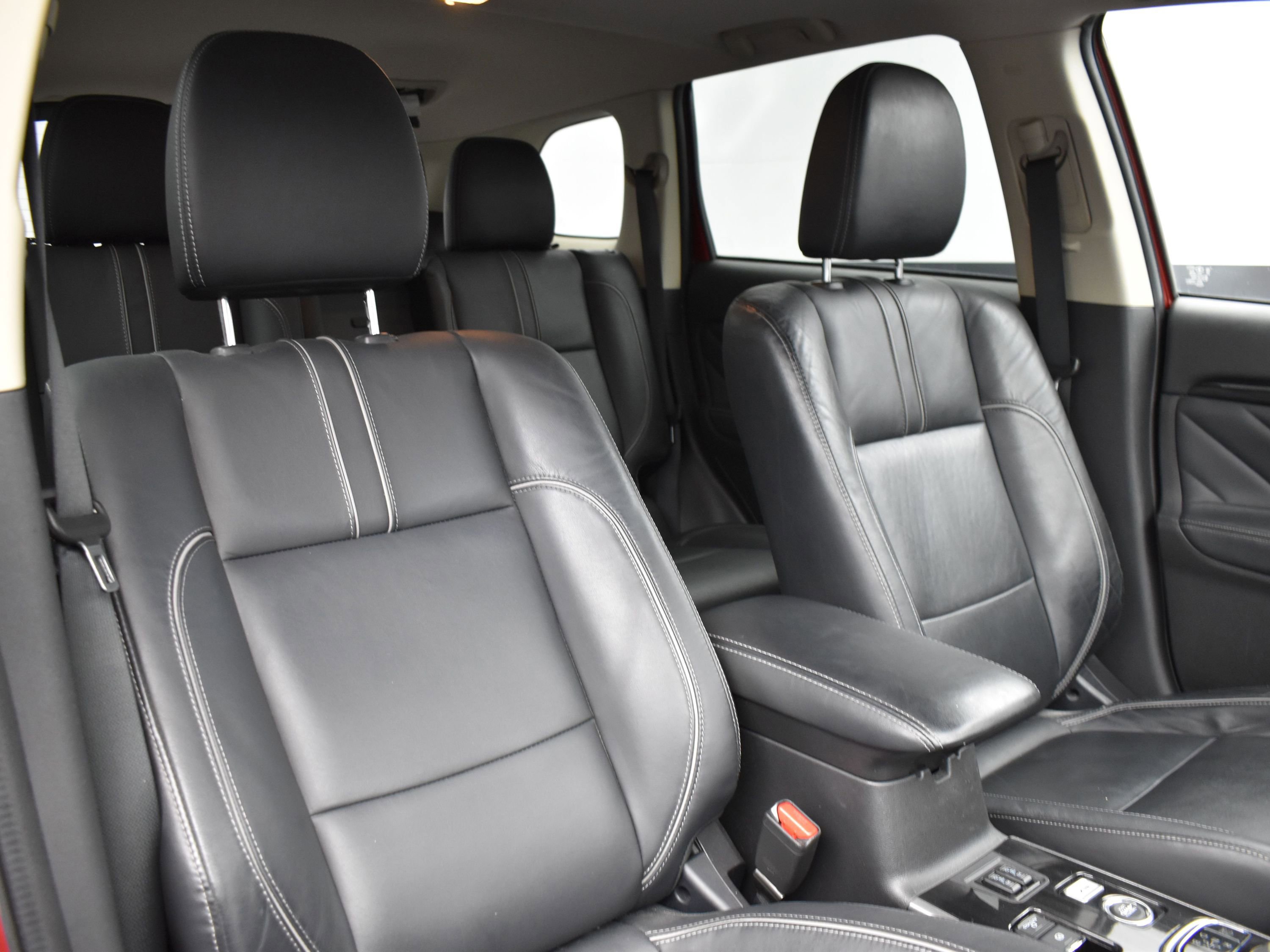 Used 2018 Mitsubishi Outlander GT image 18