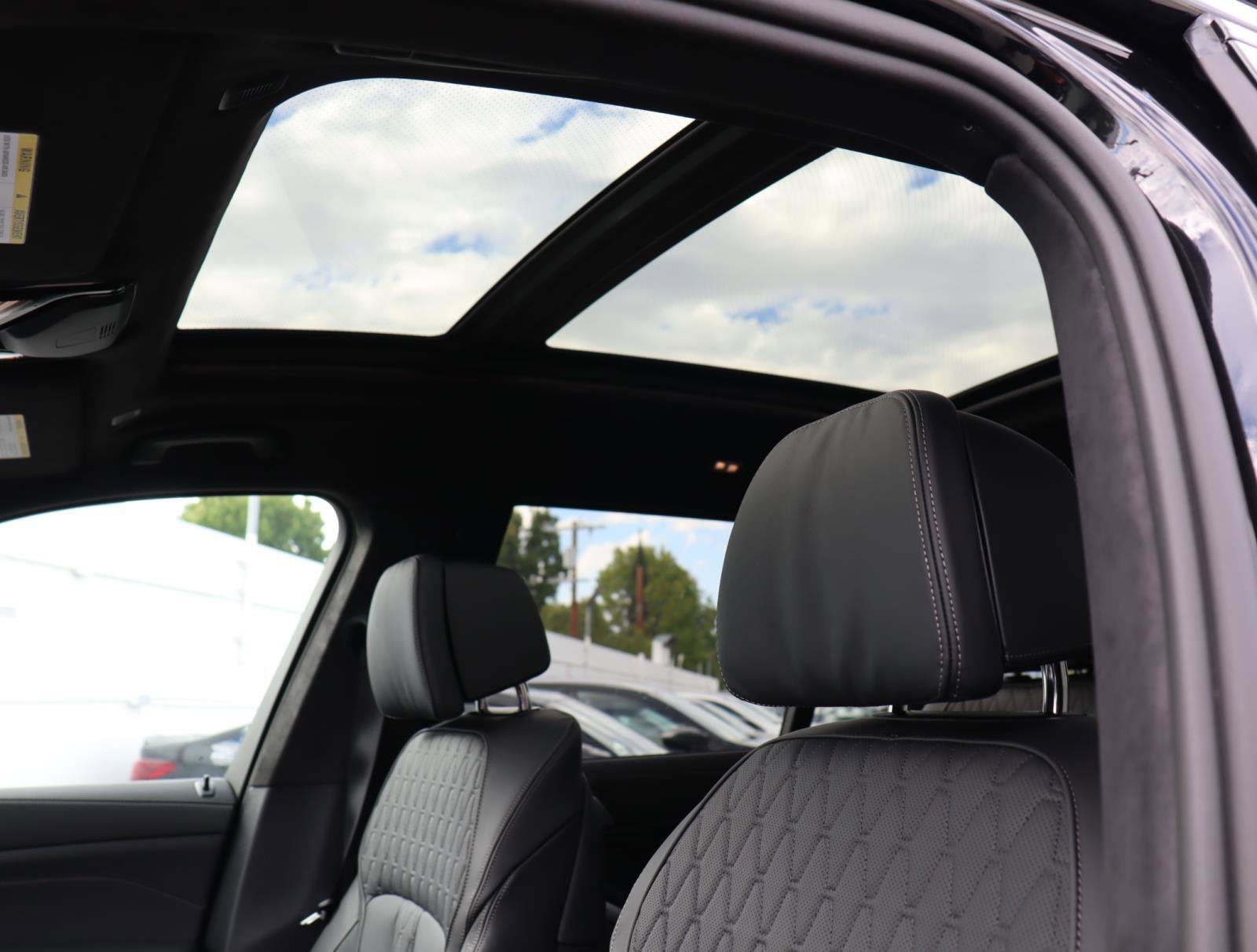 New 2026 BMW X7 M60i image 21