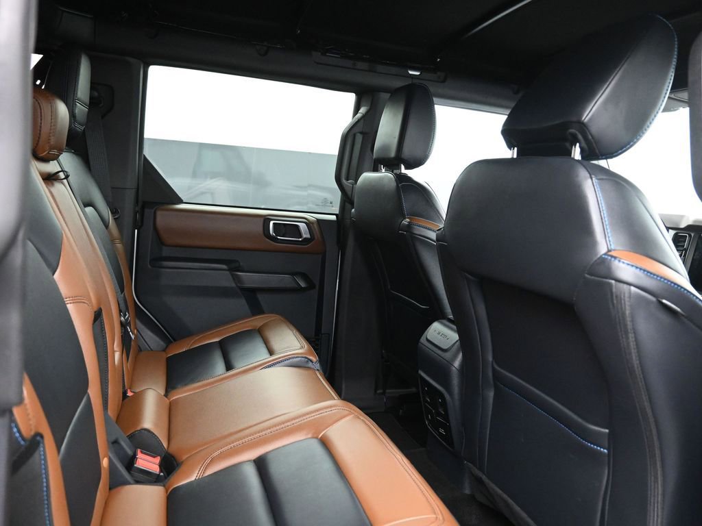 Used 2024 Ford Bronco Outer Banks image 13
