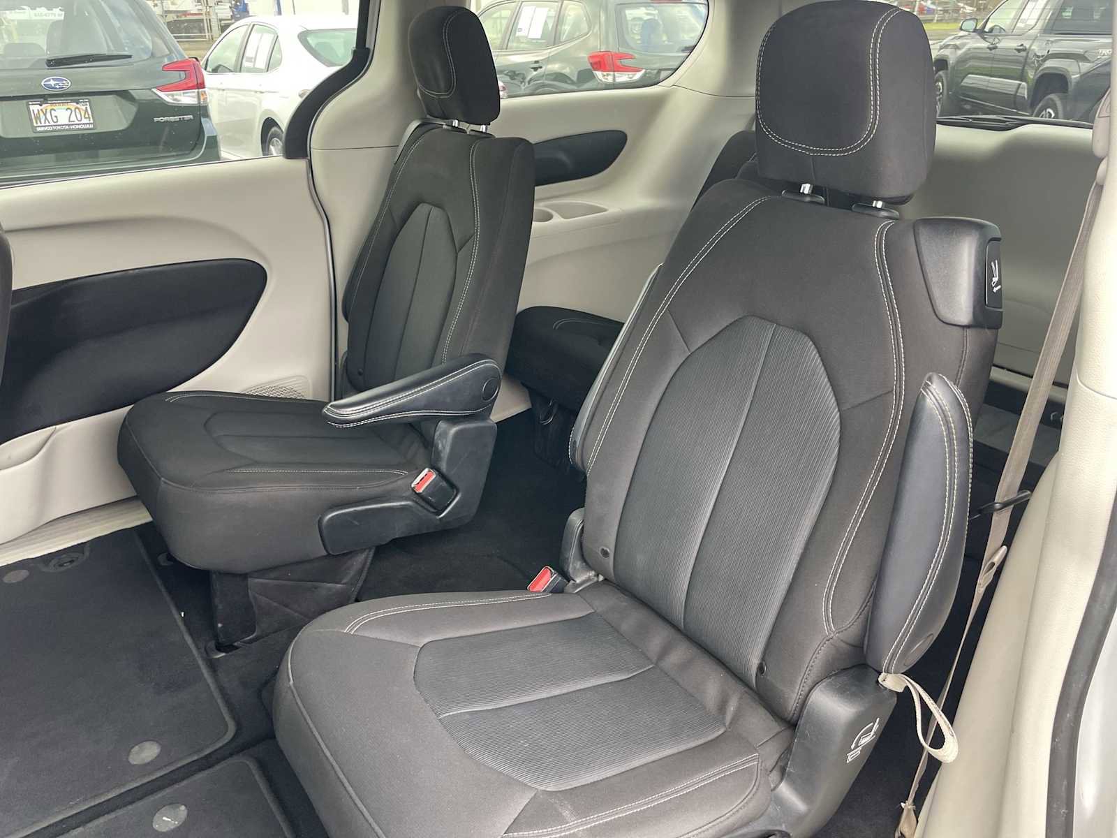 Used 2022 Chrysler Voyager LX image 23