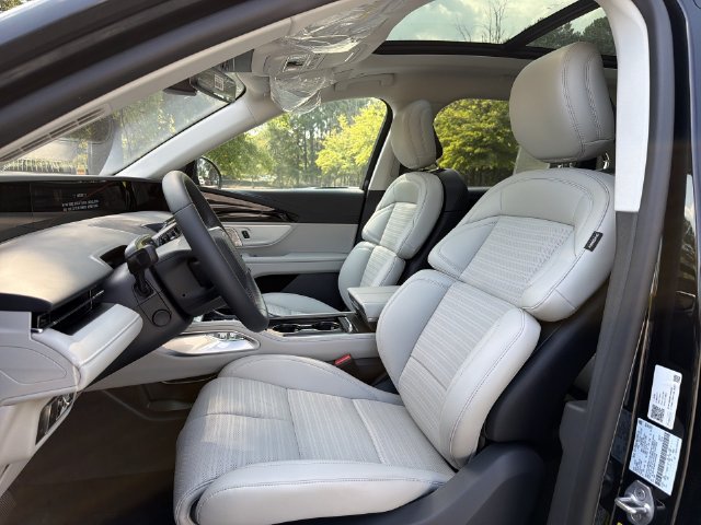 New 2026 Lincoln Nautilus Reserve AWD/4WD image 11