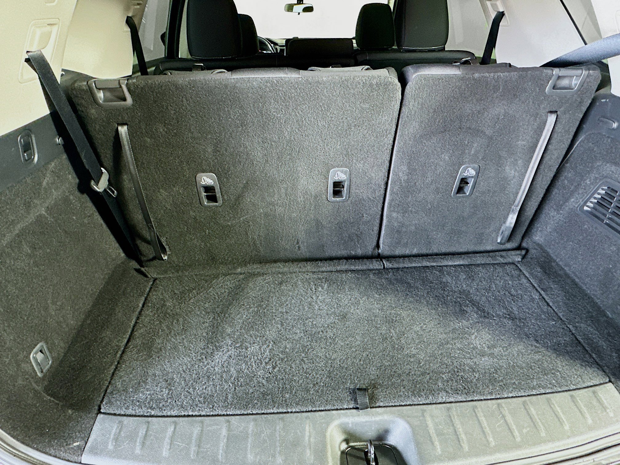 Used 2025 Nissan Pathfinder SV image 29