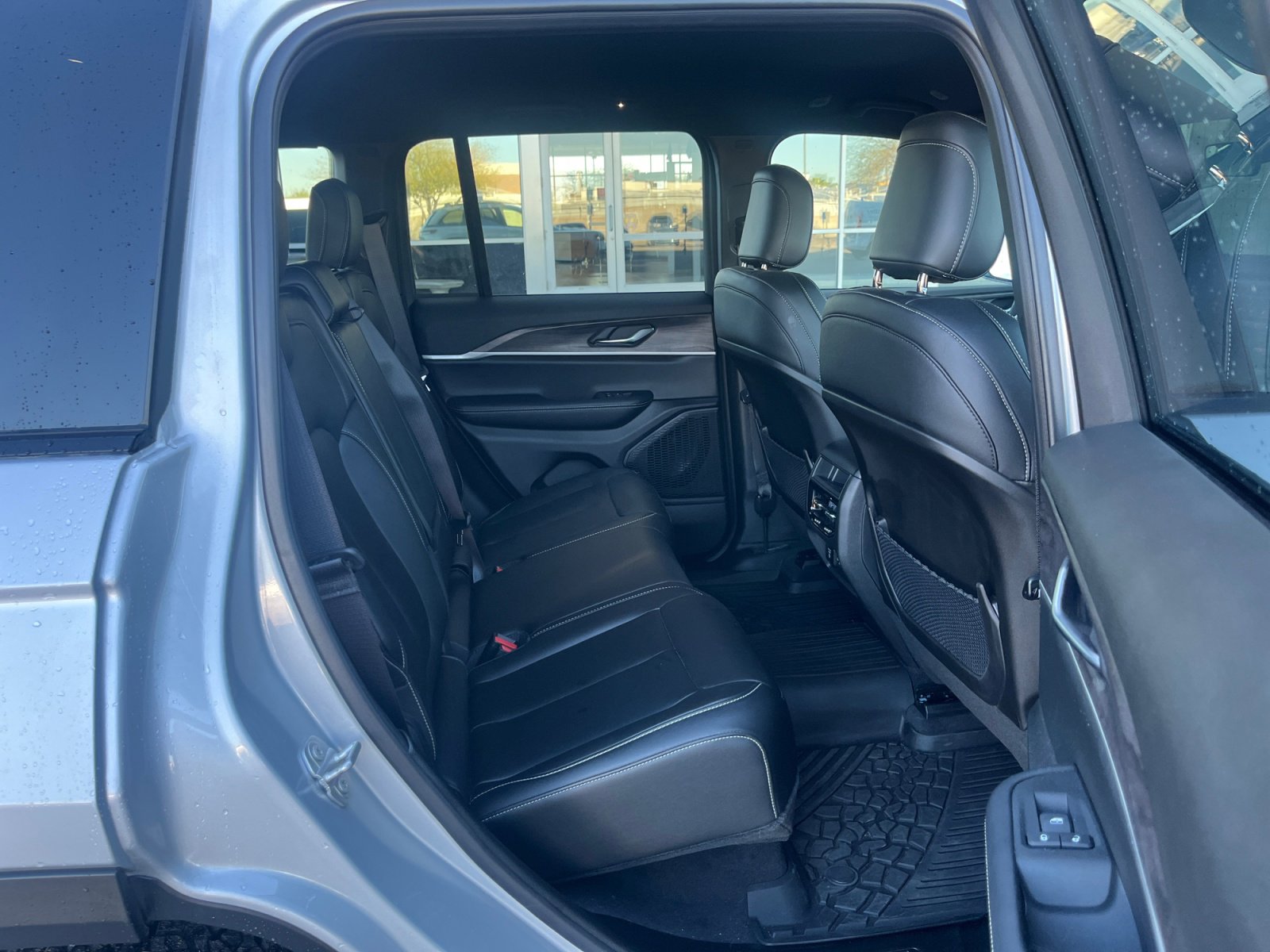 Used 2025 Jeep Grand Cherokee Limited w/ Trailer Tow Package image 18