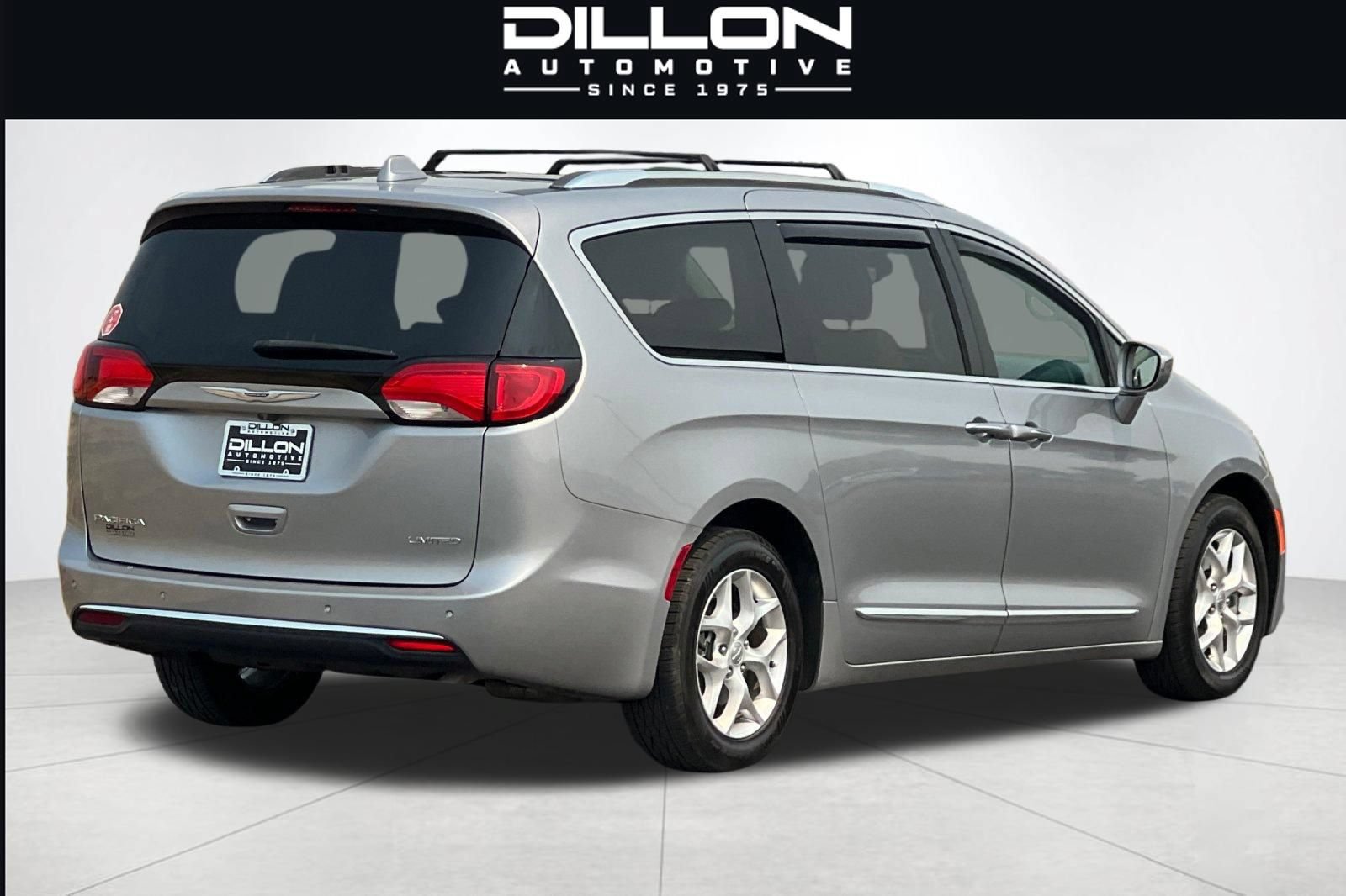 Used 2020 Chrysler Pacifica Limited FWD image 4