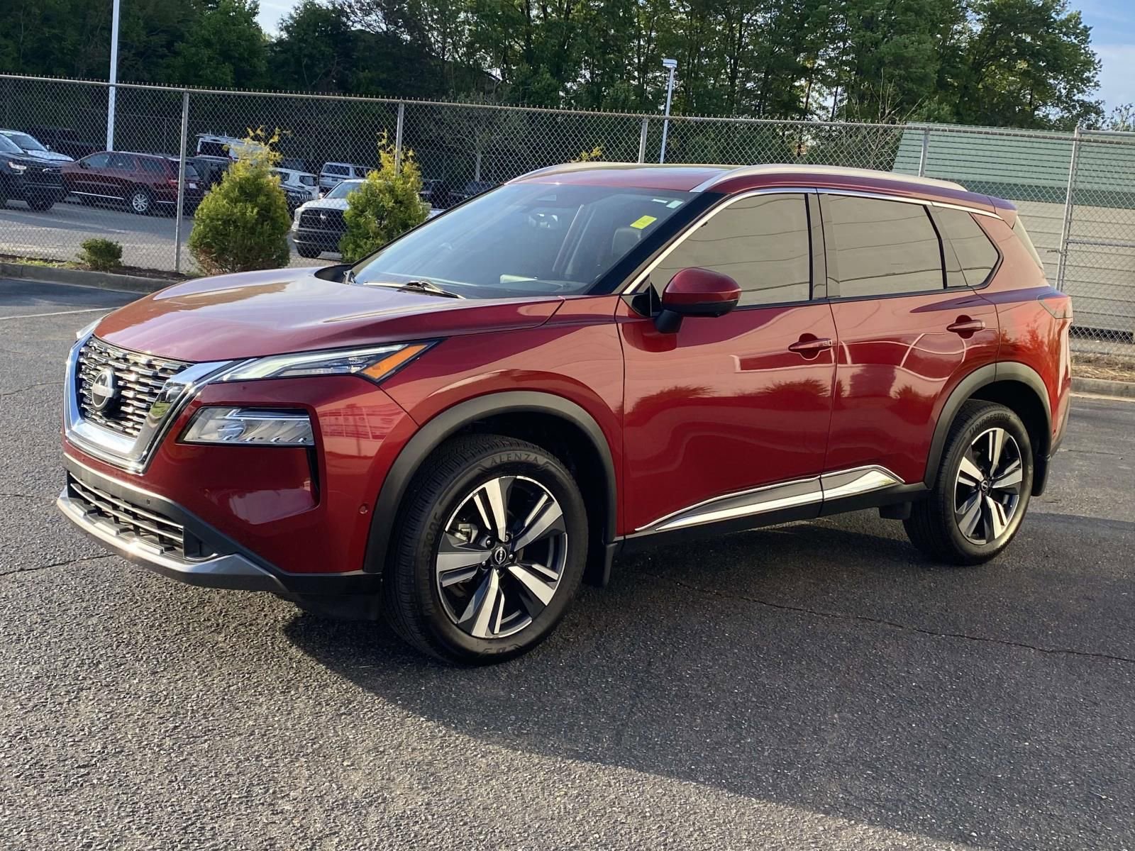Used 2023 Nissan Rogue SL w/ SL Premium Package AWD/4WD image 3