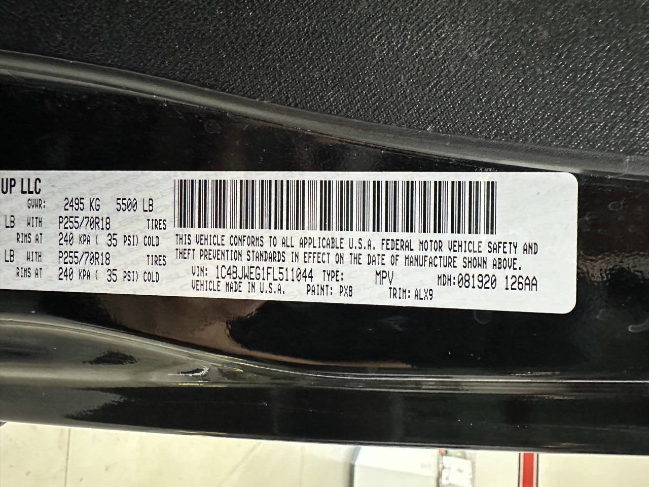 Used 2015 Jeep Wrangler Unlimited Sahara w/ Connectivity Group image 28