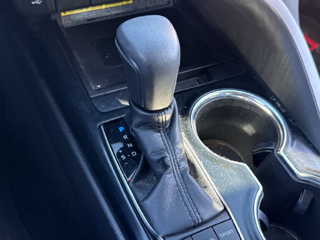 Used 2019 Toyota Camry XLE w/ Navigation Package FWD image 34