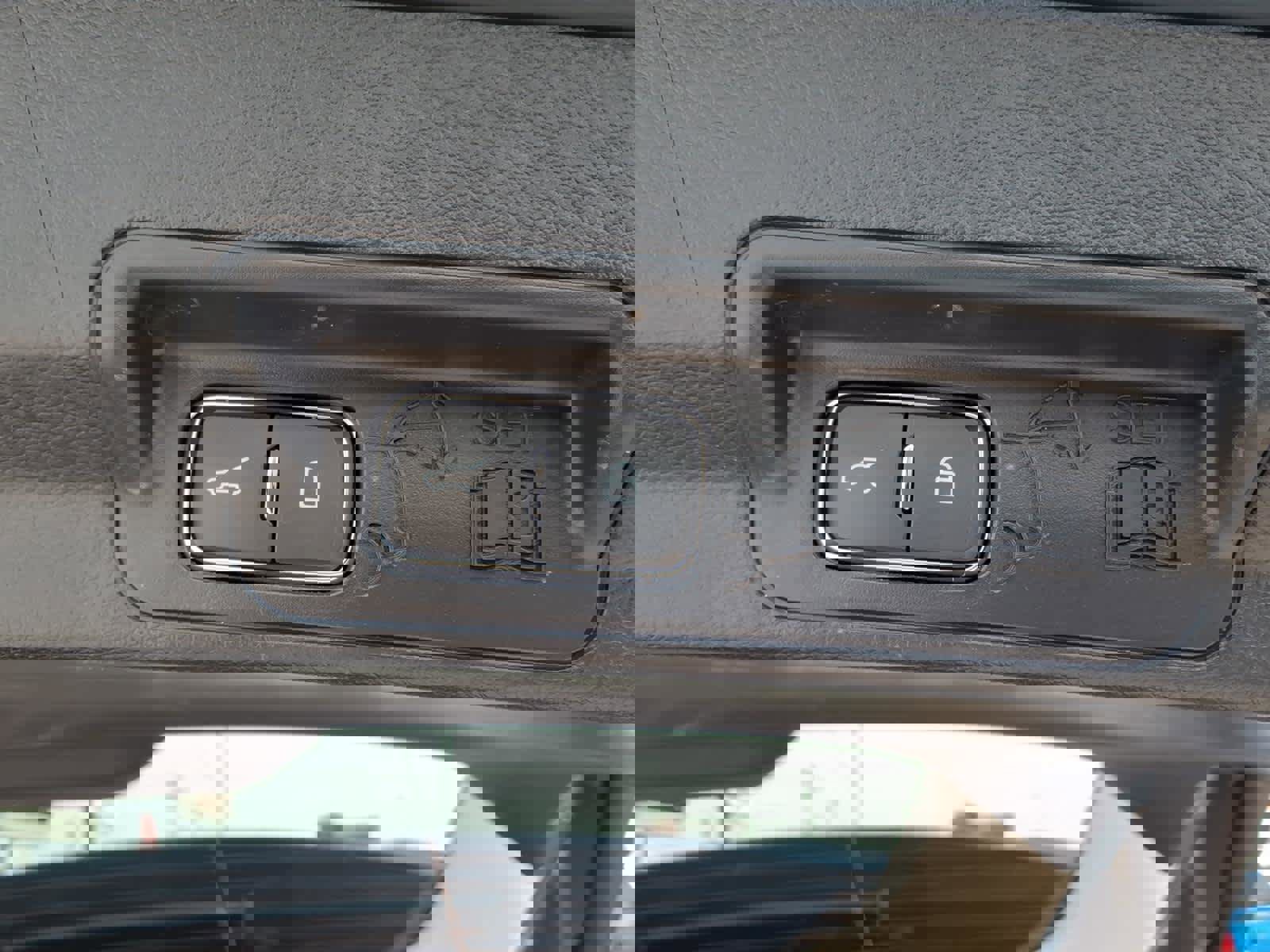 Used 2025 Ford Explorer Active w/ Active Comfort Package image 21