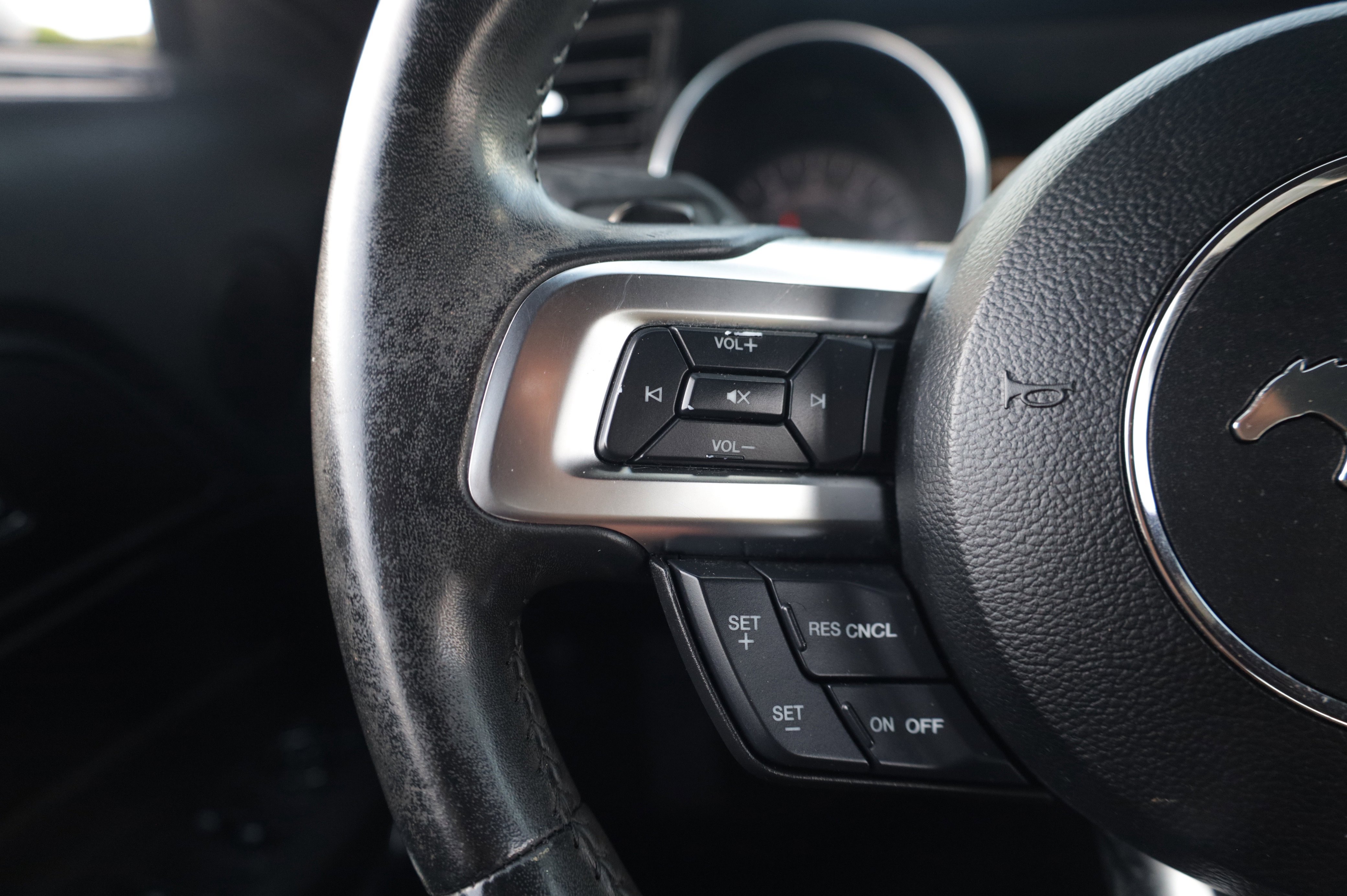 Used 2020 Ford Mustang Premium RWD image 23