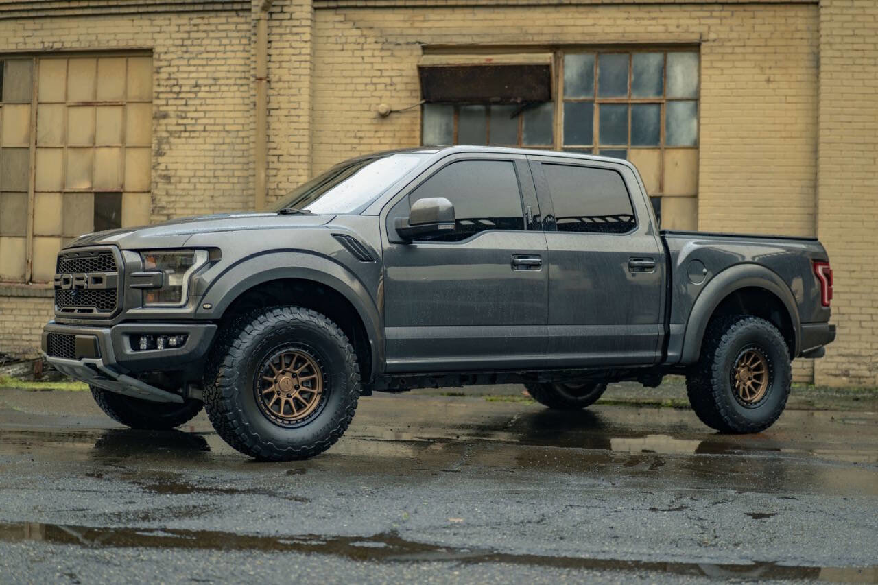 Used 2017 Ford F150 Raptor w/ Equipment Group 802A Luxury image 6