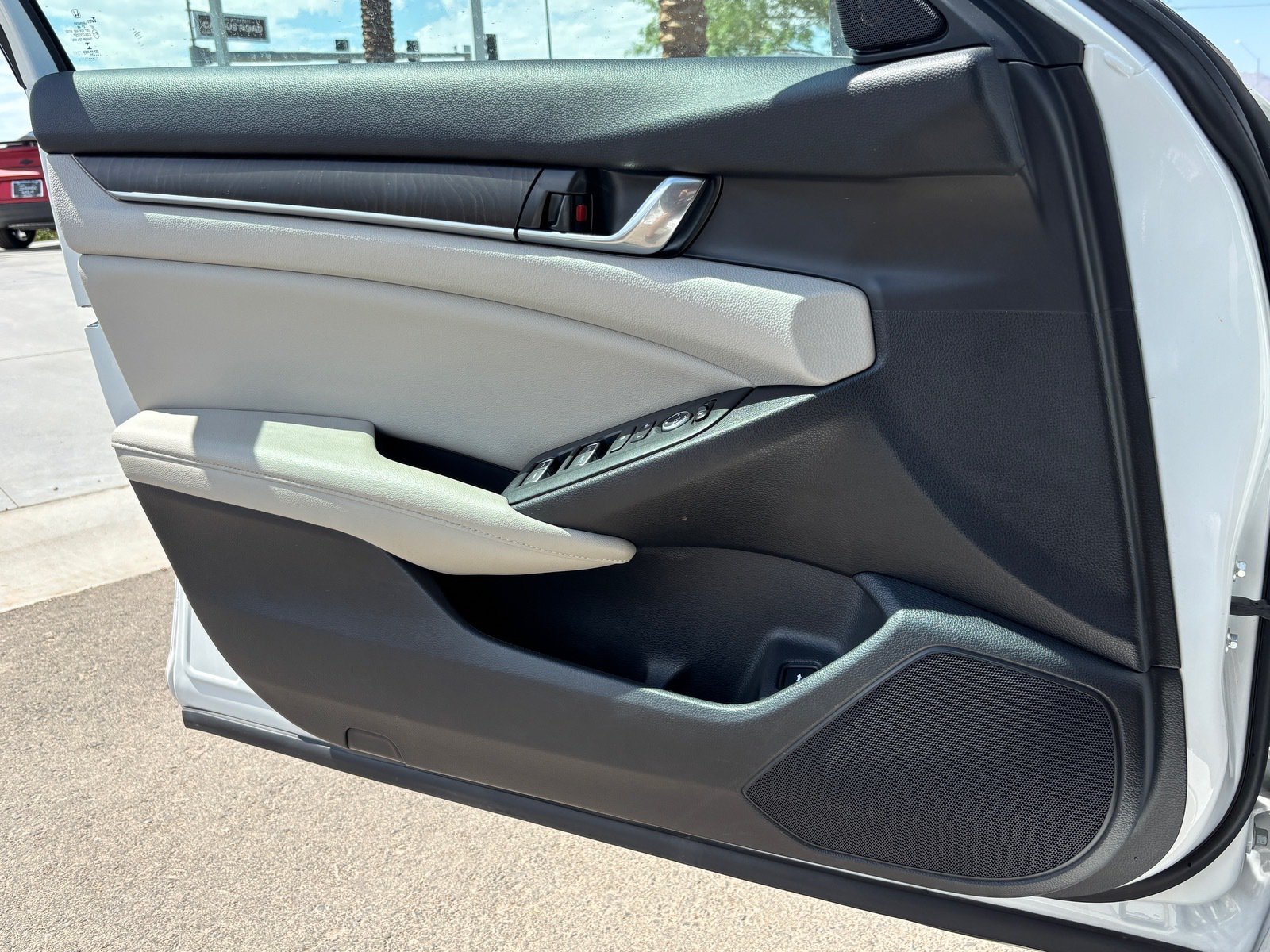 Used 2020 Honda Accord EX image 11