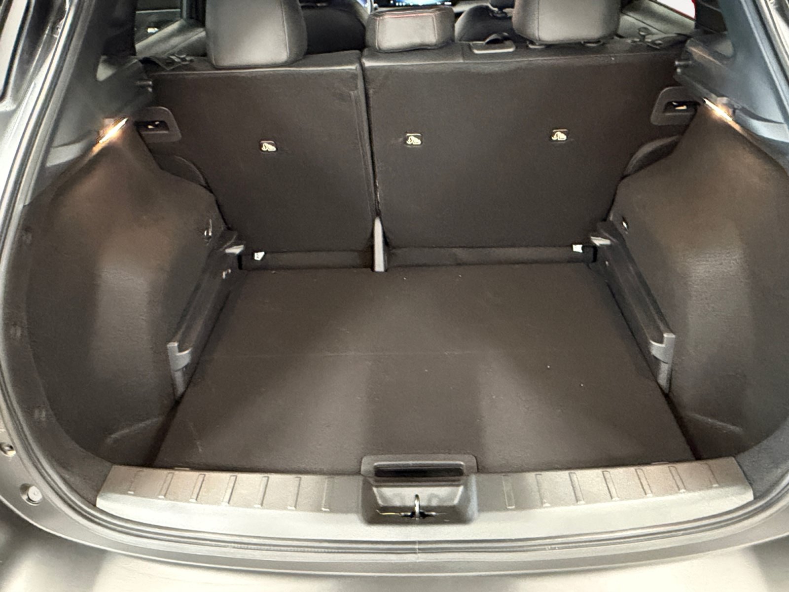 Used 2026 Nissan Kicks SR FWD image 14