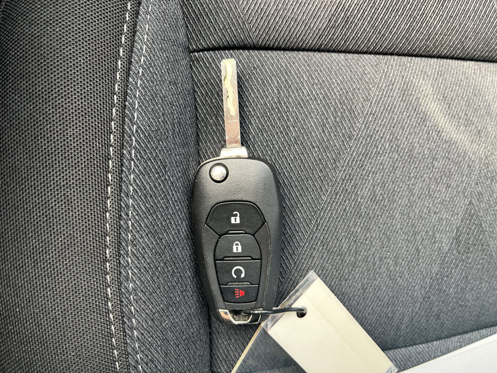 Used 2024 Chevrolet Trax RS w/ Sunroof Package FWD image 26