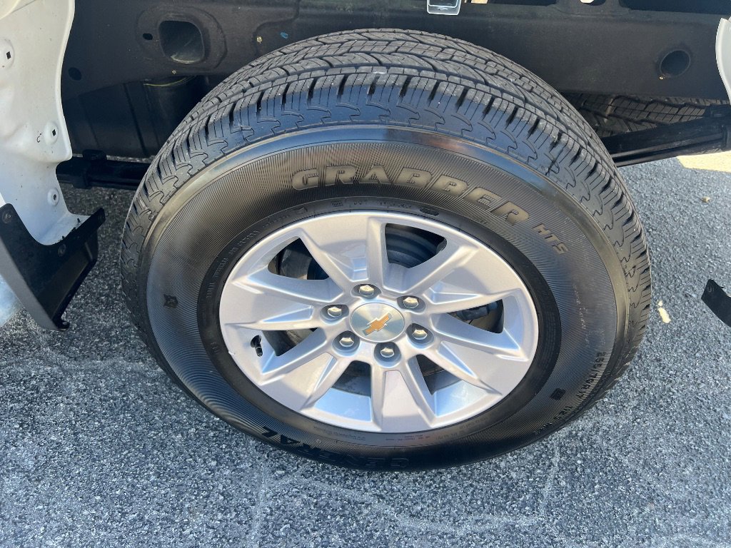 Used 2025 Chevrolet Silverado 1500 W/T image 39