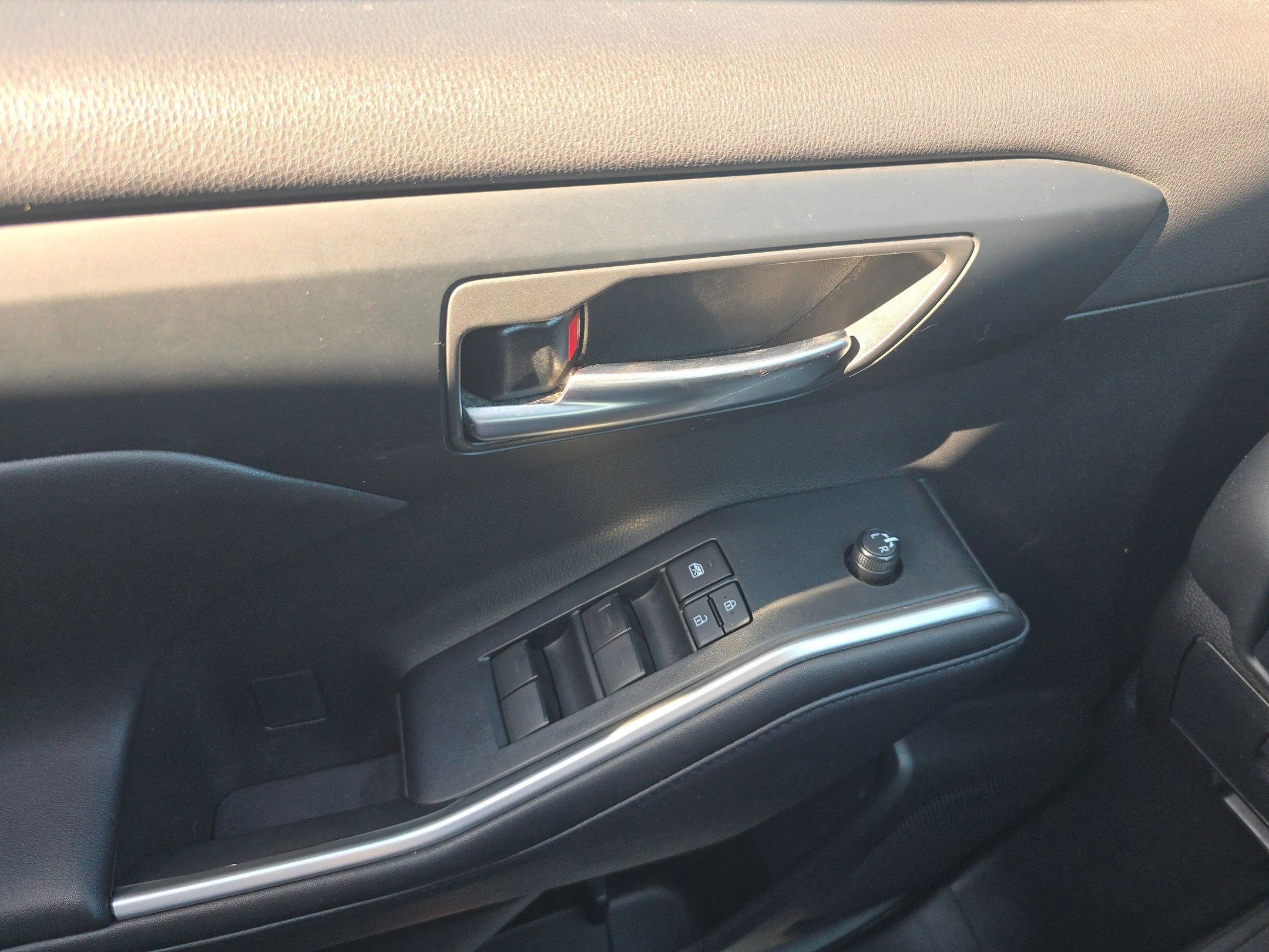 Used 2020 Toyota Highlander XLE image 11