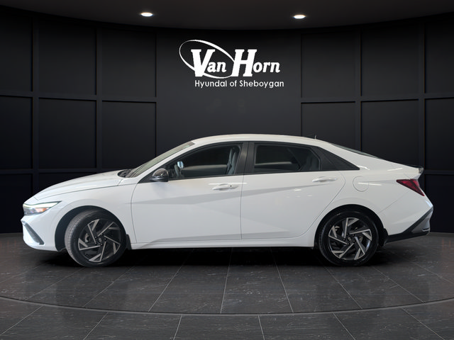 Certified 2025 Hyundai Elantra Sport FWD image 4