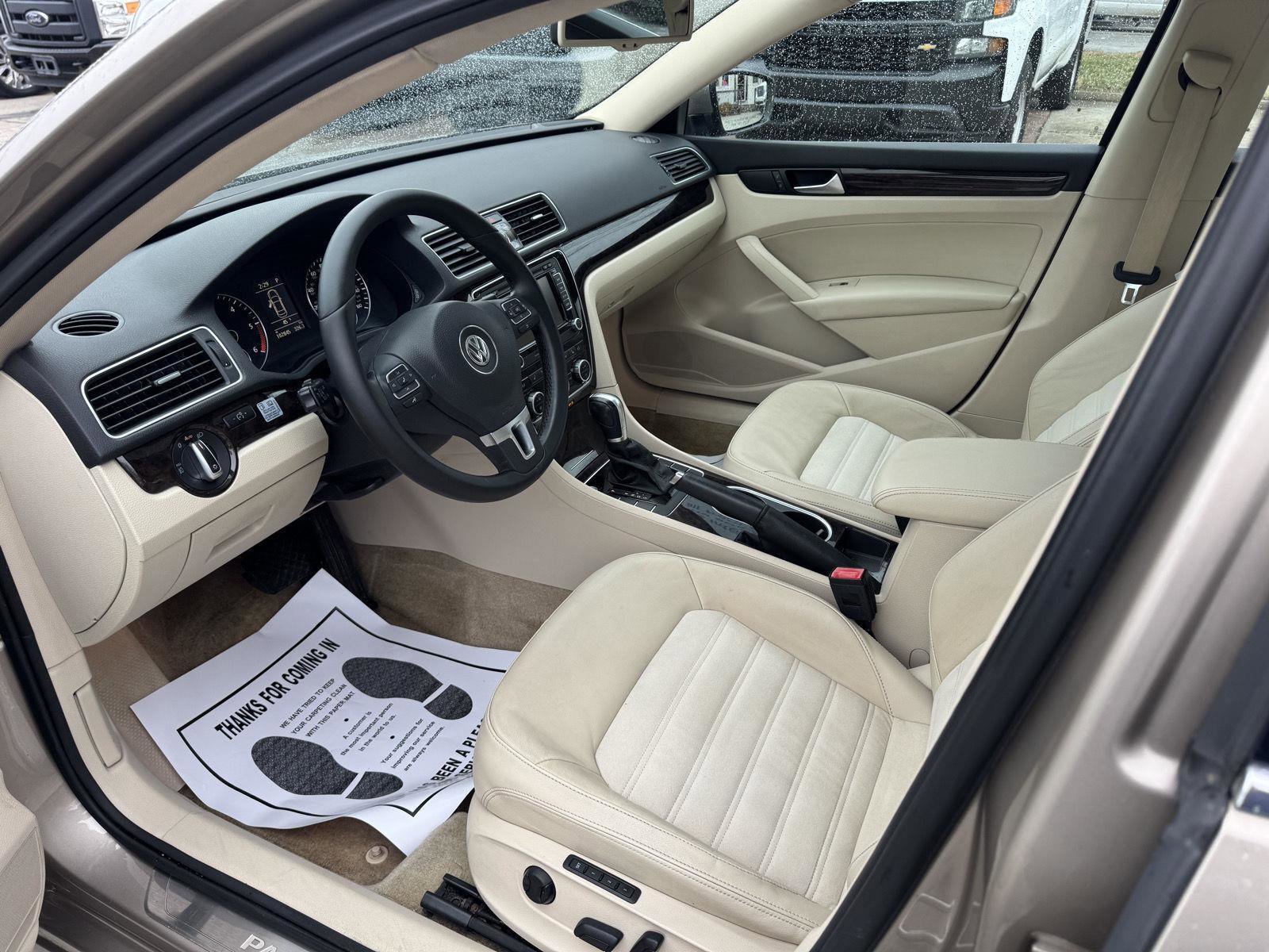 Used 2015 Volkswagen Passat TDI SEL Premium image 2