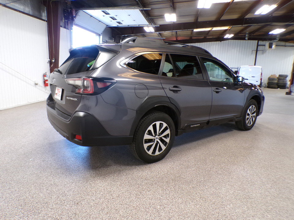 Used 2024 Subaru Outback Premium image 5