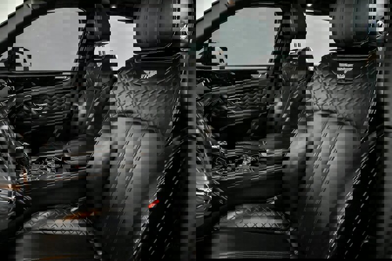 Used 2017 Bentley Bentayga image 18