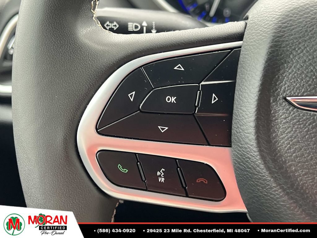 Used 2025 Chrysler Pacifica Select FWD image 24