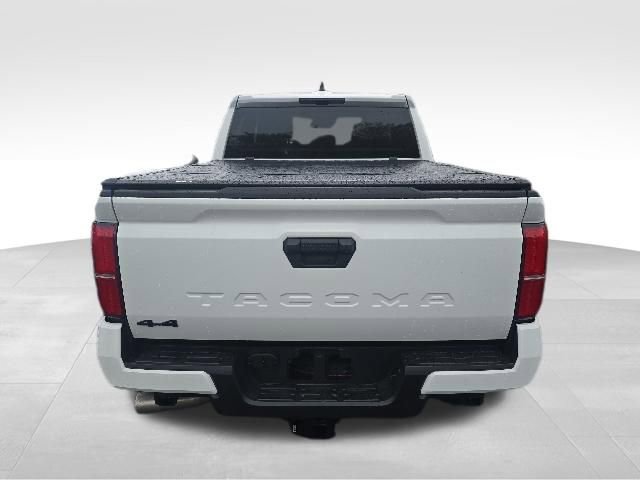 Used 2025 Toyota Tacoma TRD Off-Road AWD/4WD image 4