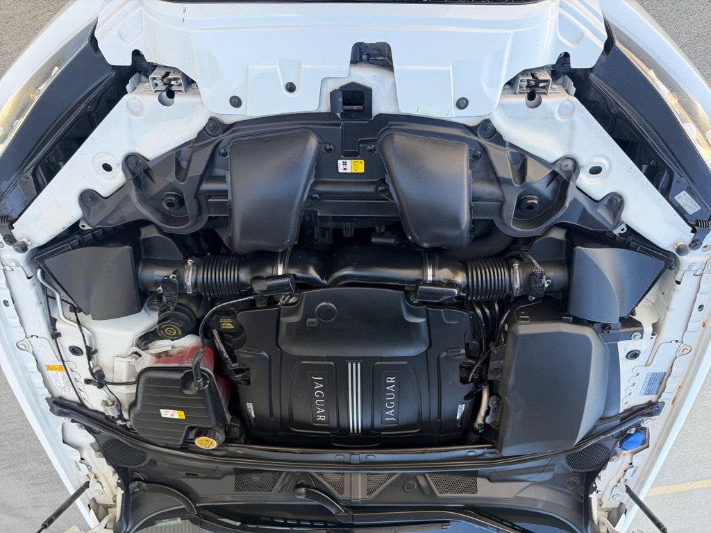 Used 2012 Jaguar XF R RWD image 30