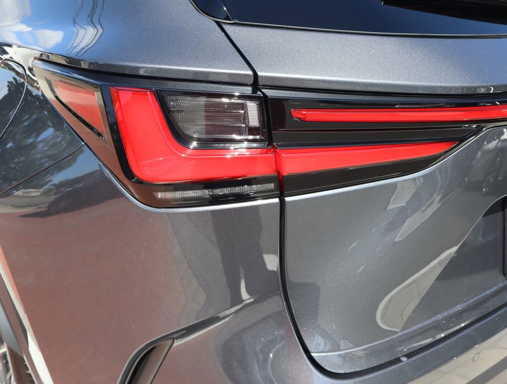 New 2026 Lexus NX 350h FWD image 18