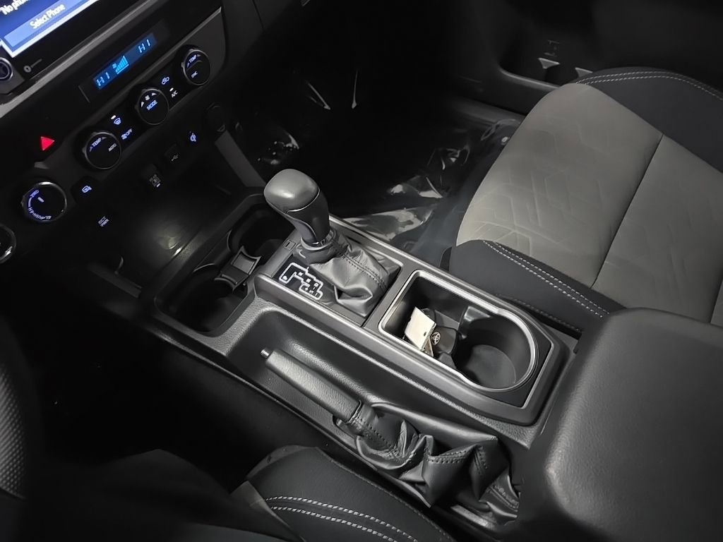 Used 2022 Toyota Tacoma TRD Off-Road AWD/4WD image 26
