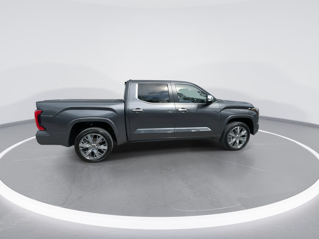 Used 2024 Toyota Tundra Capstone AWD/4WD image 22