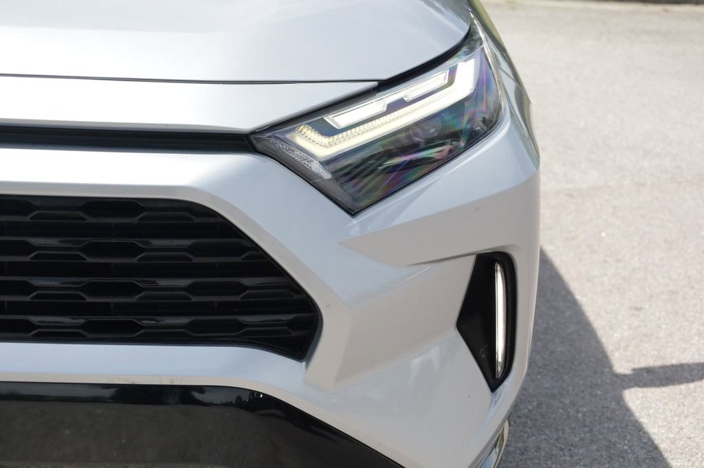 Used 2022 Toyota RAV4 XSE AWD/4WD image 18