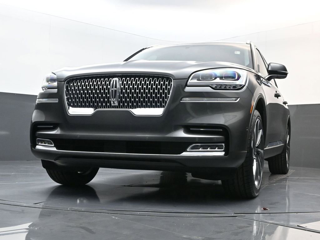 Used 2020 Lincoln Aviator Reserve w/ Equipment Group 202A image 28