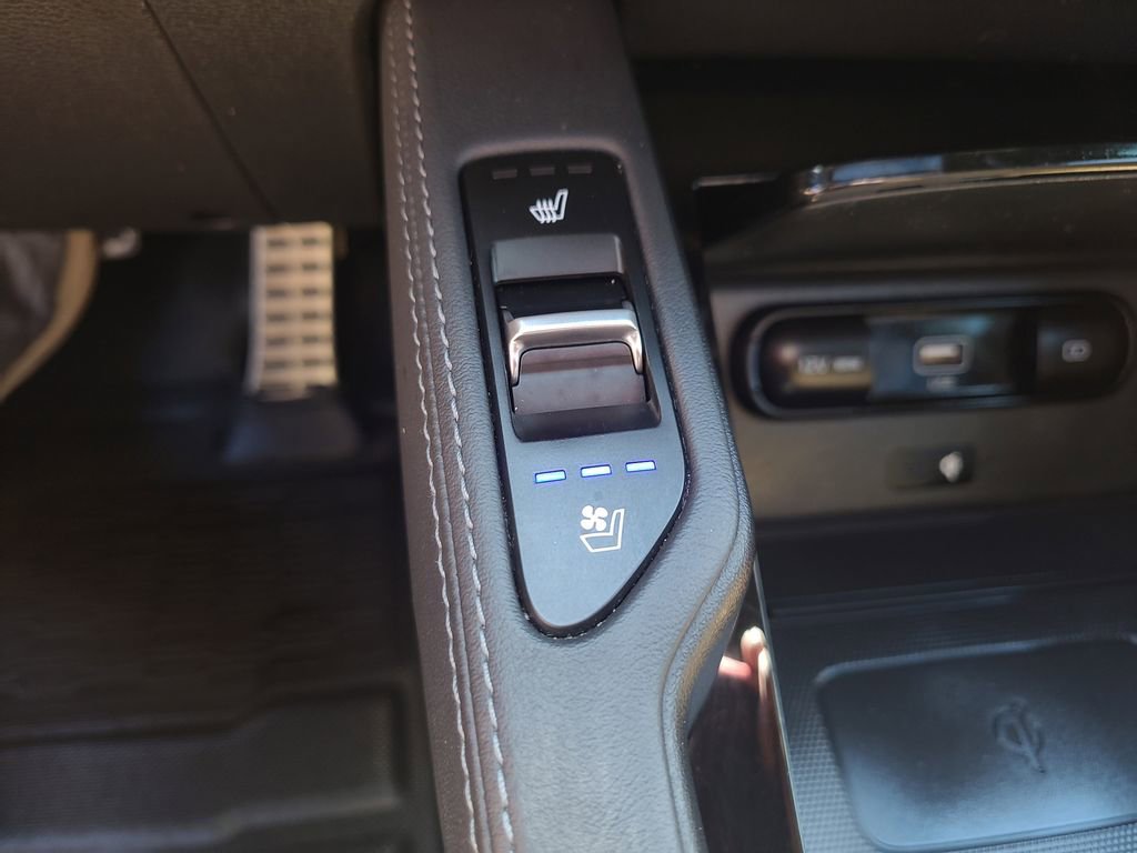 Used 2022 Kia Telluride SX w/ Nightfall Edition Package image 26